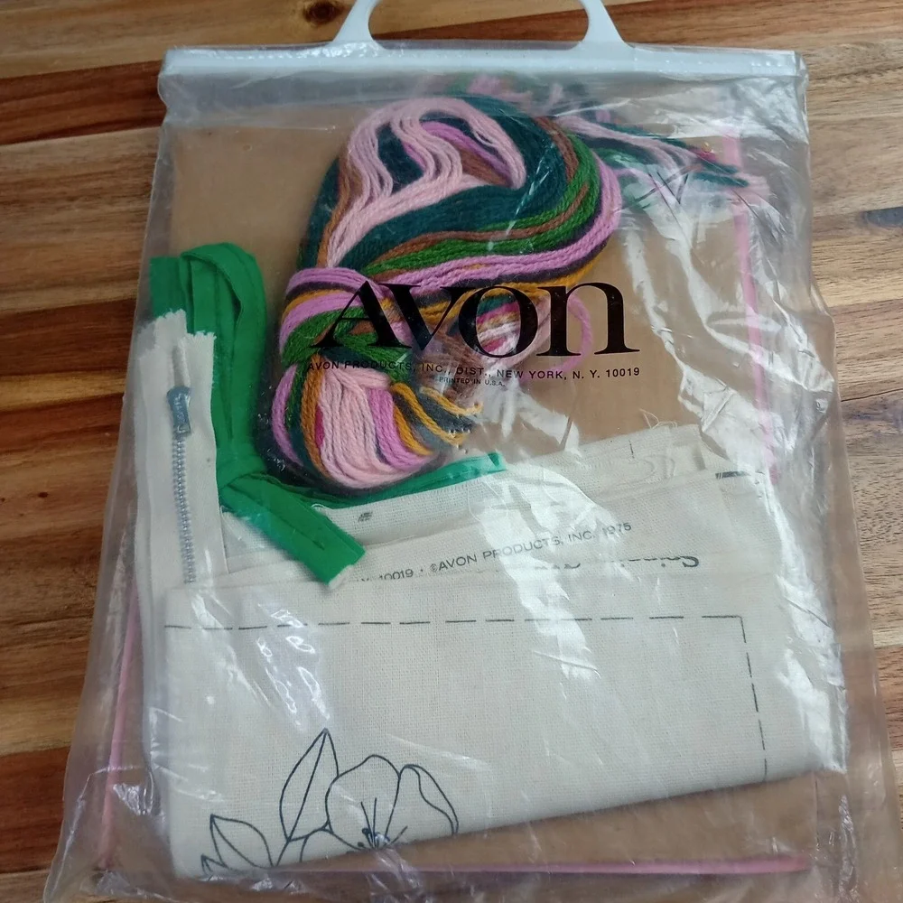 Avon Spinning Wheel Wild Roses‎ Pillow Crewel Embroidery Creative Needlecraft